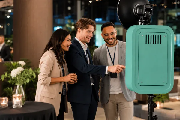 Fotobox mit Firmen-Branding an einem Brand Event