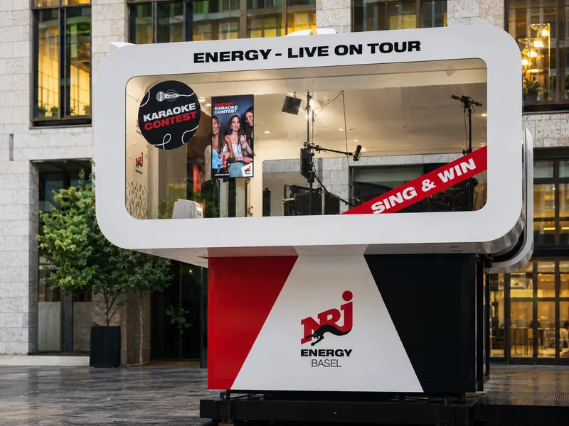Karaoke-Stand von Radio Energy an einer Messe