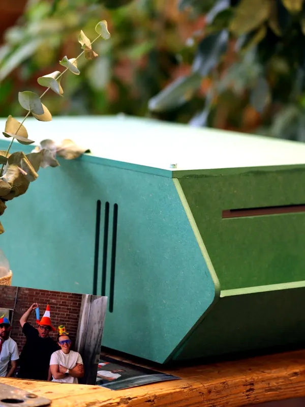 Fotobox-Print in der Hand